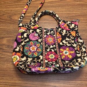 Vera Bradley Quilted floral shoulder bag and handle, Top- of purse snaps closed